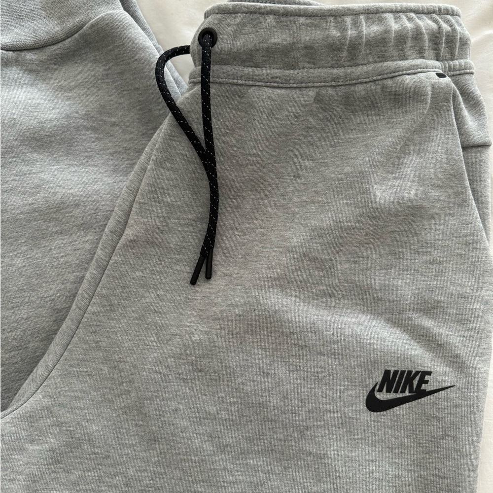 Nike Men’s Gray Jogger Pants